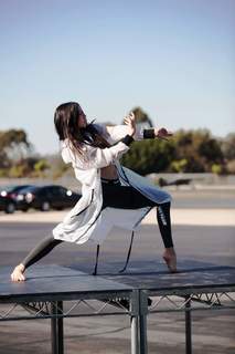 Sonoya Mizuno feet photo thumbnail