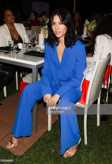Sonoya Mizuno feet photo thumbnail