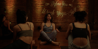 Sonoya Mizuno feet photo thumbnail