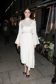 Sonya Cassidy feet photo thumbnail