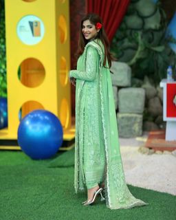 Sonya Hussain feet photo 13