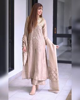 Sonya Hussain feet photo 6