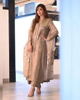 Sonya Hussain feet photo 5