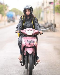 Sonya Hussain feet photo 17