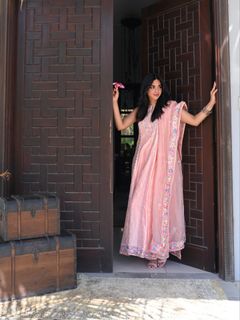 Sonya Hussain feet photo 2