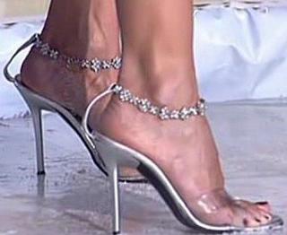 Sonya Kraus feet photo thumbnail