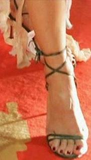 Sonya Kraus feet photo thumbnail