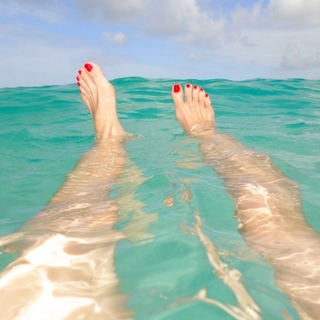 Sonya Kraus feet photo thumbnail