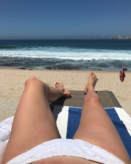 Sonya Walger feet photo thumbnail