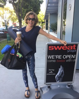Sonya Walger feet photo thumbnail