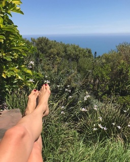 Sonya Walger feet photo thumbnail