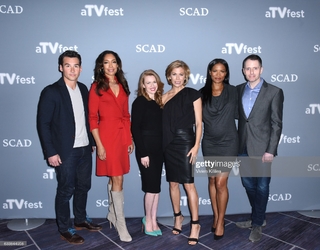 Sonya Walger feet photo thumbnail
