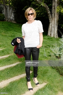 Sonya Walger feet photo thumbnail