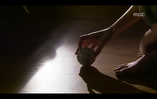 Soo Ae feet photo 5