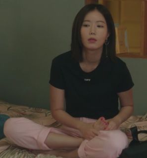 Soo-hyang Im feet photo 2