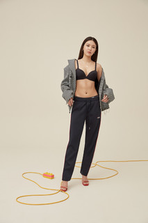 Sooyoung Choi feet photo thumbnail