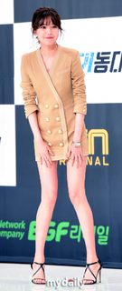 Sooyoung Choi feet photo thumbnail