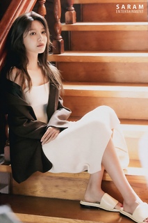 Sooyoung Choi feet photo thumbnail