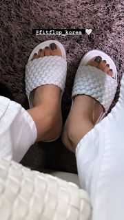 Sooyoung Choi feet photo thumbnail