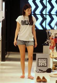 Sophia Abrahão feet photo thumbnail