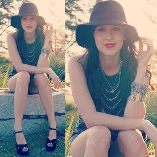 Sophia Abrahão feet photo thumbnail