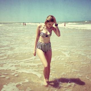 Sophia Abrahão feet photo thumbnail