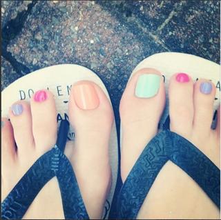 Sophia Abrahão feet photo thumbnail