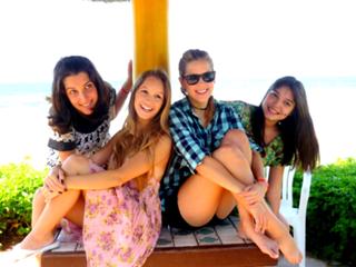 Sophia Abrahão feet photo thumbnail