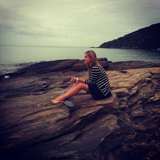 Sophia Abrahão feet photo thumbnail