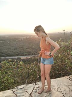 Sophia Abrahão feet photo thumbnail