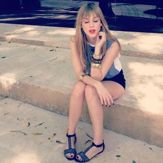 Sophia Abrahão feet photo thumbnail