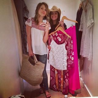 Sophia Bush feet photo thumbnail