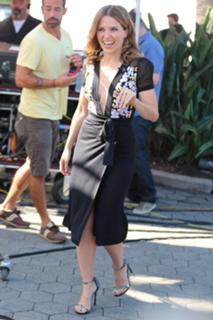 Sophia Bush feet photo thumbnail