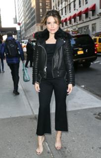Sophia Bush feet photo thumbnail