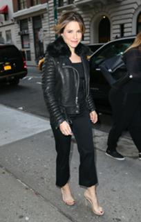 Sophia Bush feet photo thumbnail