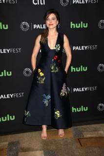 Sophia Bush feet photo thumbnail