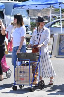 Sophia Bush feet photo thumbnail