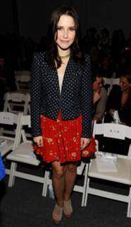 Sophia Bush feet photo thumbnail