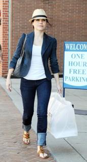 Sophia Bush feet photo thumbnail