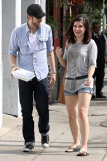 Sophia Bush feet photo thumbnail