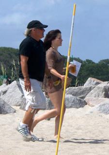Sophia Bush feet photo thumbnail