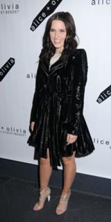 Sophia Bush feet photo thumbnail