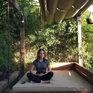 Sophia Bush feet photo thumbnail