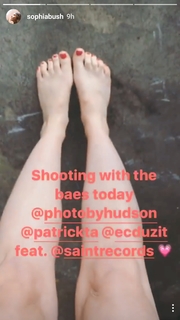 Sophia Bush feet photo thumbnail