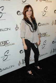 Sophia Bush feet photo thumbnail