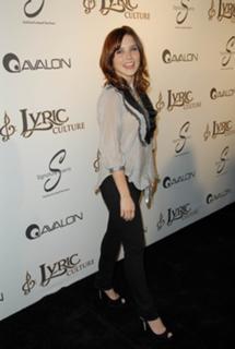 Sophia Bush feet photo thumbnail