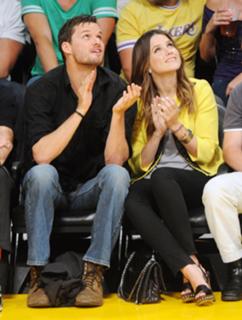 Sophia Bush feet photo thumbnail