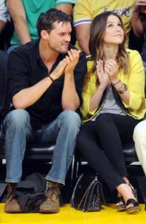 Sophia Bush feet photo thumbnail