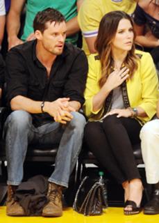 Sophia Bush feet photo thumbnail