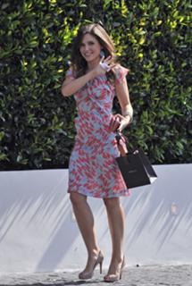 Sophia Bush feet photo thumbnail